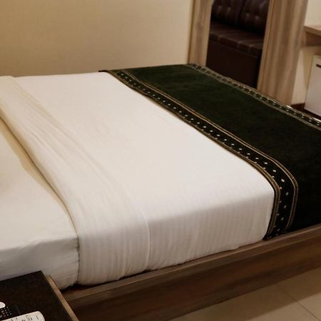 The Myriad Hotel Bhayandar Extérieur photo