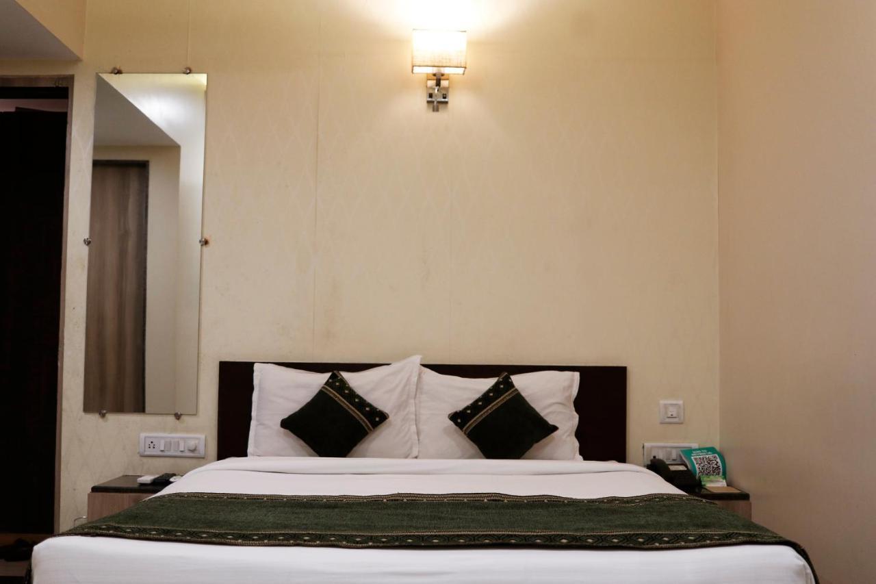 The Myriad Hotel Bhayandar Extérieur photo