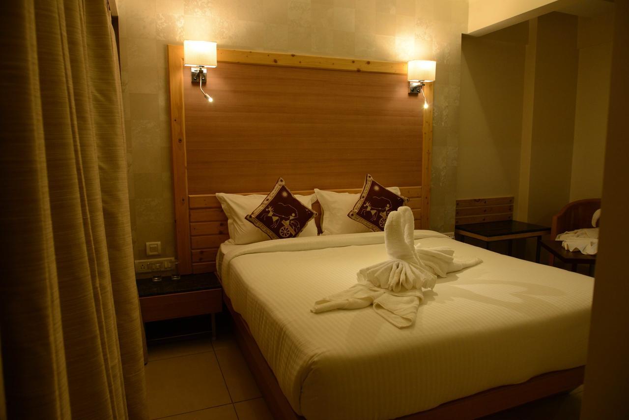 The Myriad Hotel Bhayandar Extérieur photo