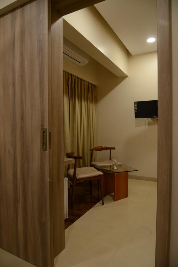 The Myriad Hotel Bhayandar Extérieur photo